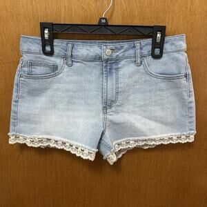 Vanilla Star lace hem jean shorts Juniors Size 9/29 Waist Light Wash Cottagecore